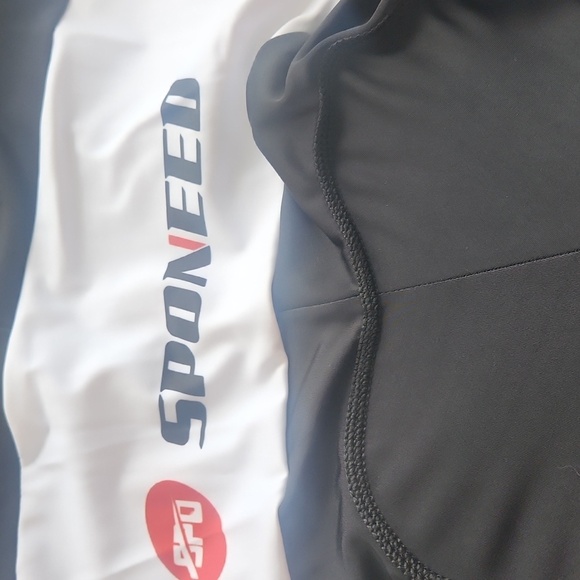 Black and Red Cycling Tights - Picture 6 of 7